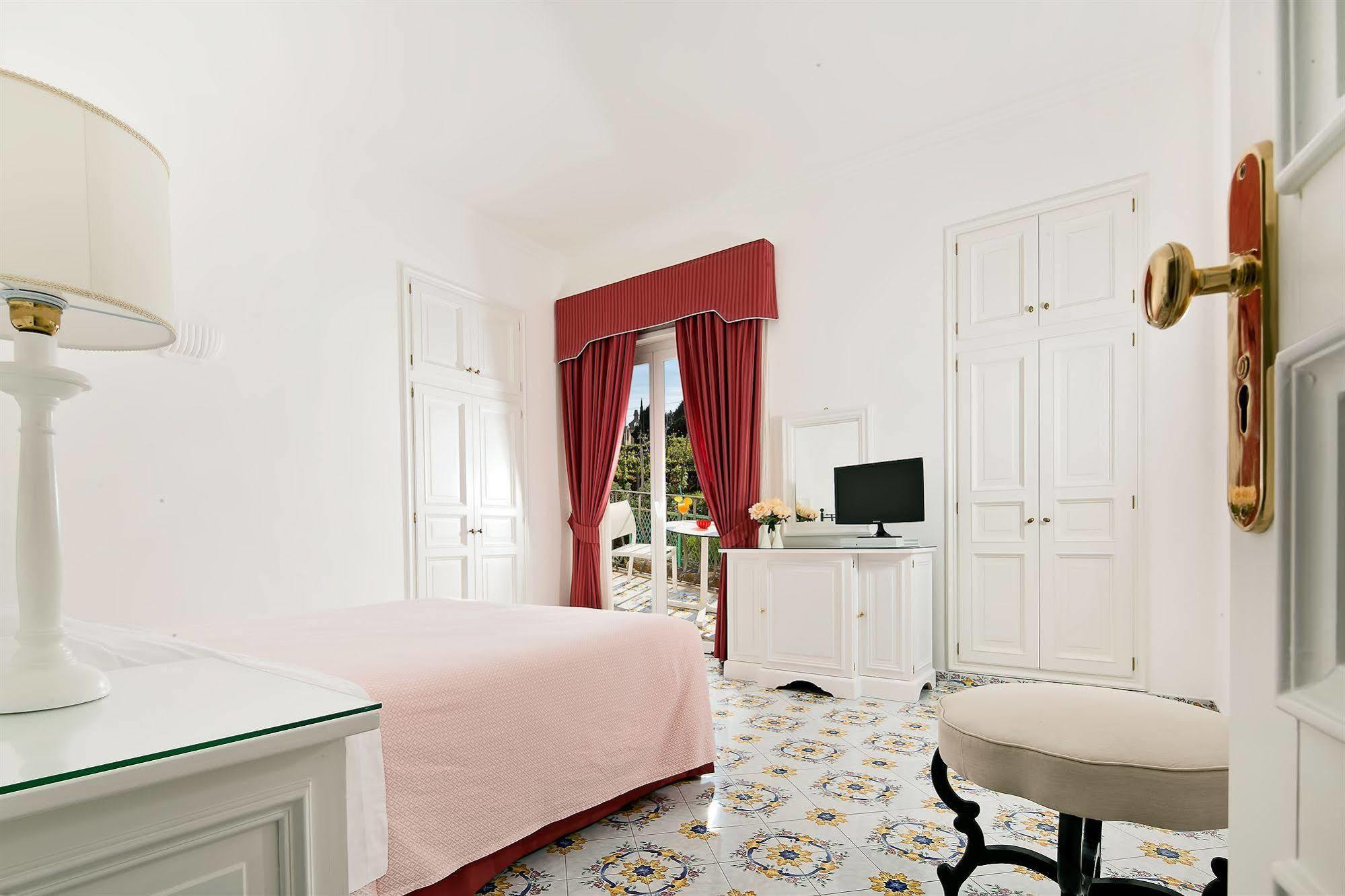 Hotel Canasta Capri Esterno foto