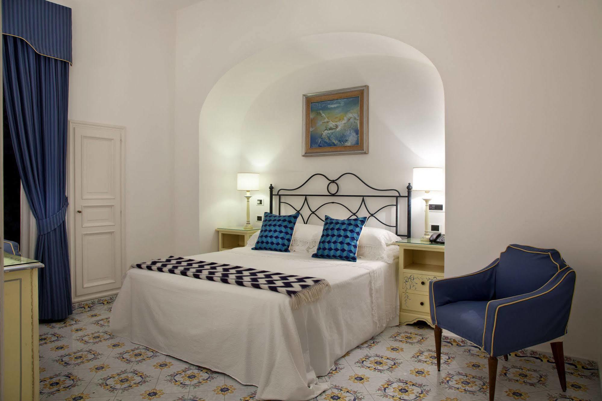 Hotel Canasta Capri Esterno foto