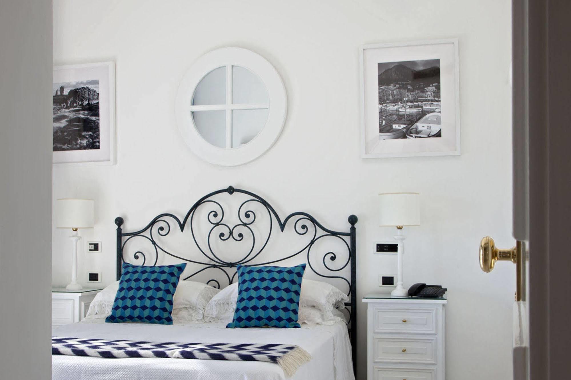 Hotel Canasta Capri Esterno foto
