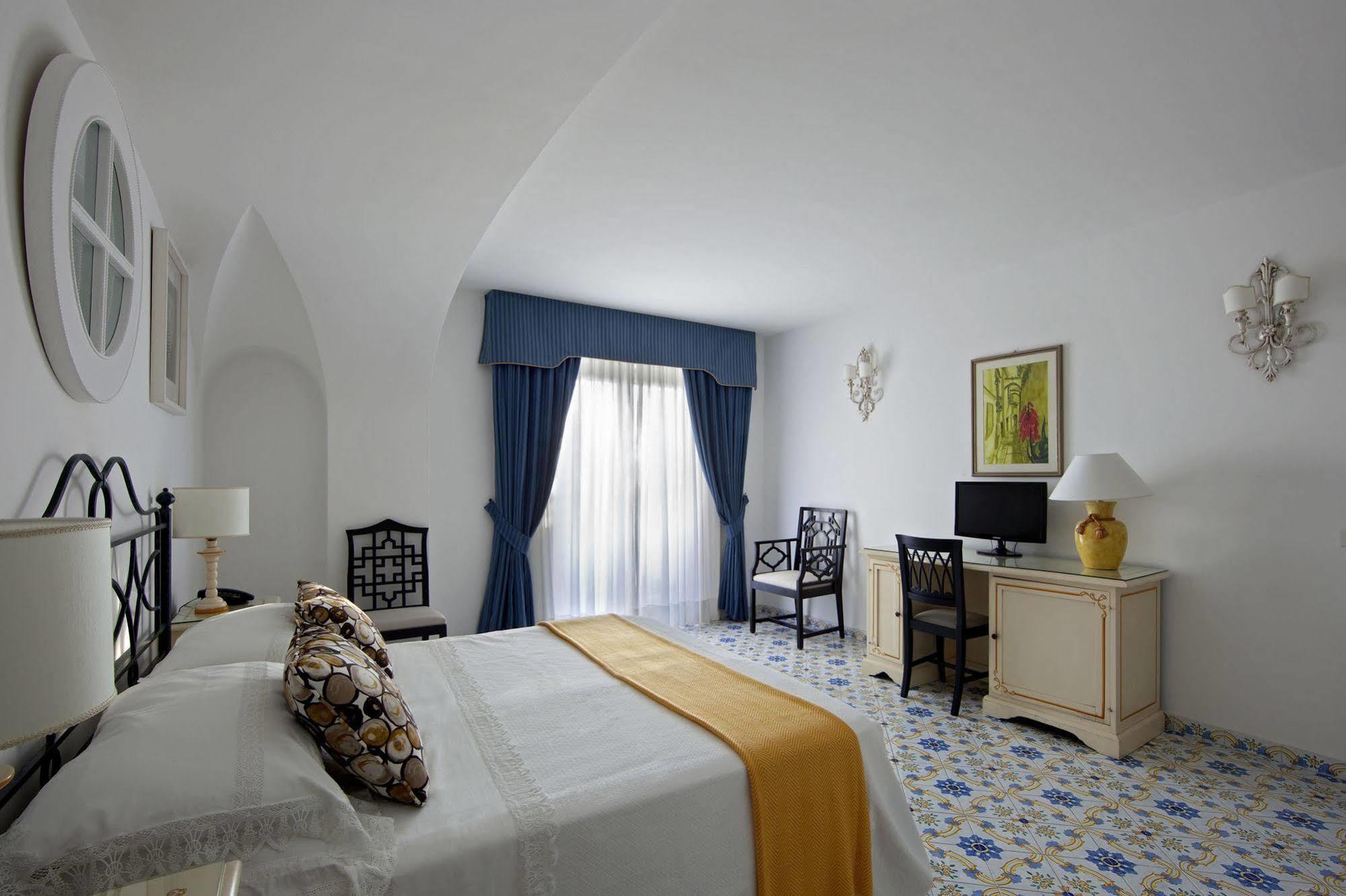 Hotel Canasta Capri Esterno foto