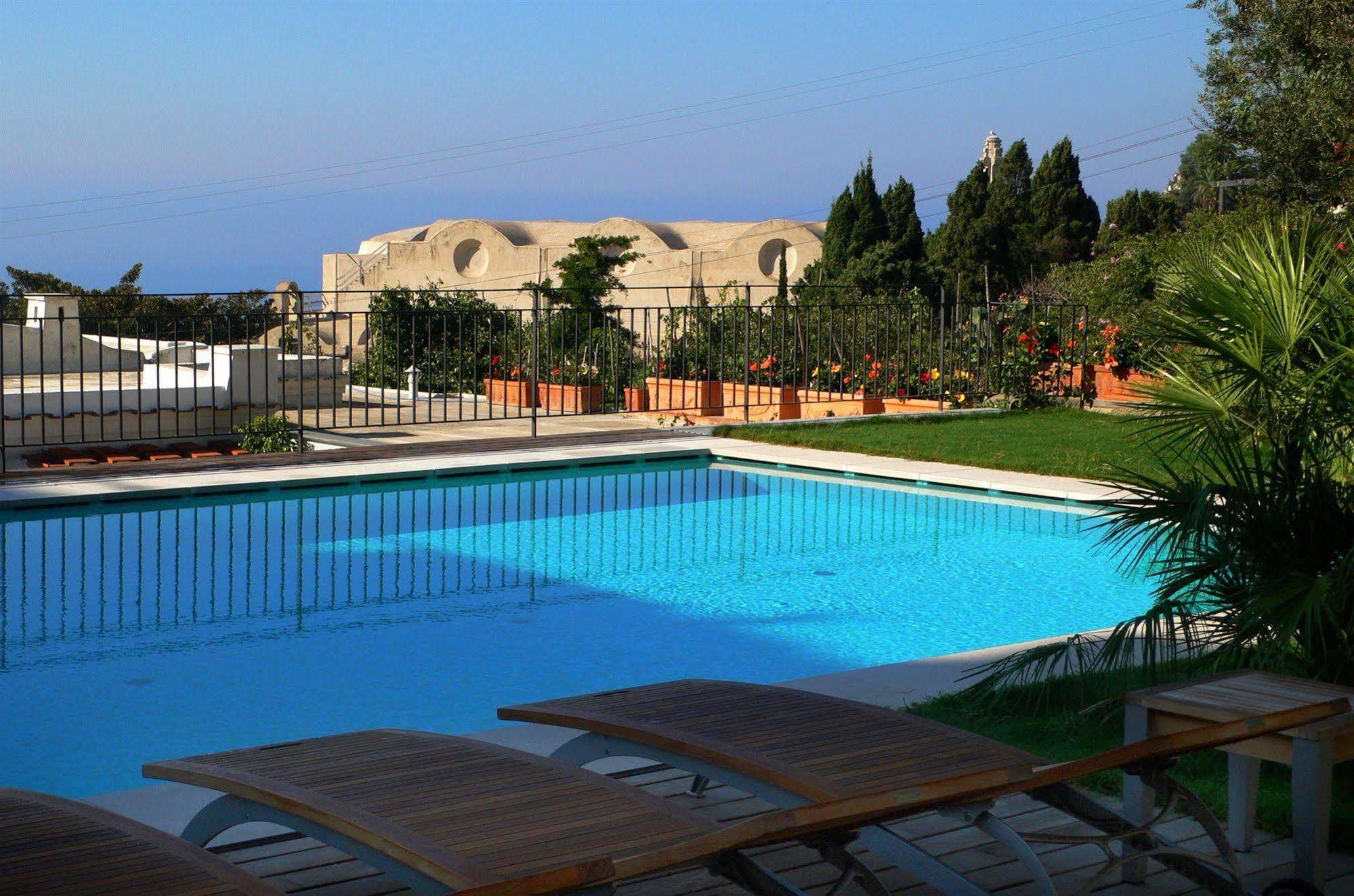 Hotel Canasta Capri Esterno foto