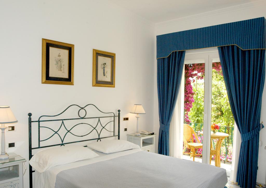 Hotel Canasta Capri Esterno foto